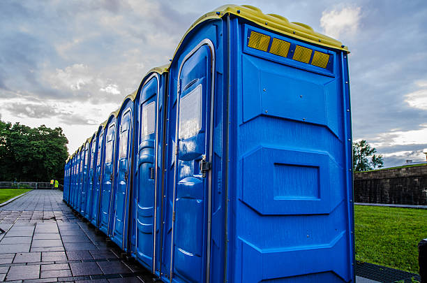 Best VIP or Luxury Restroom Trailers  in Crystal Lake, IL